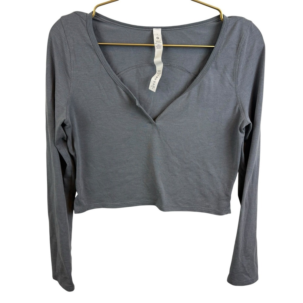 Lululemon Gray Activewear Cropped Workout Top Size 6